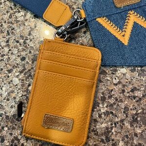 Wrangler Mustard Leather Card Holder
